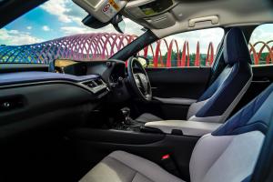 Lexus UX200 2019 года  (MY)